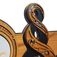 Load image into Gallery viewer, Pikorua (Twist) 21st & Celebration Key With Stand