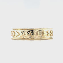Load and play video in Gallery viewer, J03B28 Island Style 9ct Gold Wedding Band